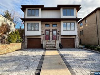 2420 Rossett Street A, Fort Lee, NJ 07024