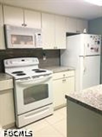 12658 Kenwood LN B, Fort Myers, FL 33907