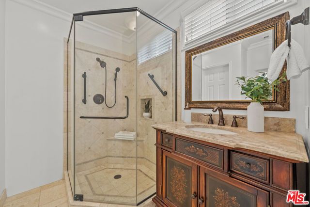 6131 Lockhurst Drive, Woodland Hills (los Angeles), CA 91367