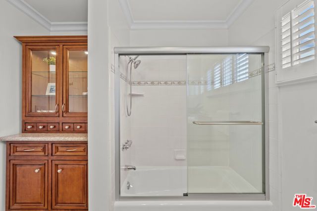 6131 Lockhurst Drive, Woodland Hills (los Angeles), CA 91367