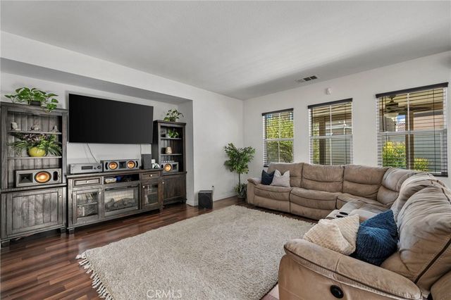 1001 Curlew Street, Perris, CA 92571