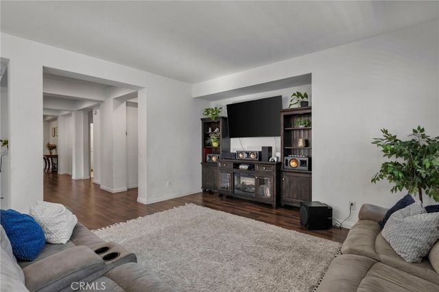 1001 Curlew Street, Perris, CA 92571