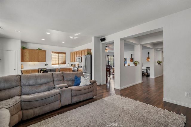 1001 Curlew Street, Perris, CA 92571