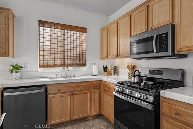 1001 Curlew Street, Perris, CA 92571