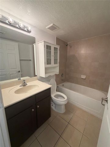 22421 SW 88th PL 102-2, Cutler Bay, FL 33190