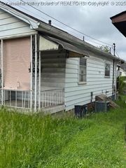 311 1/2 Westmoreland Drive, Charleston, WV 25302