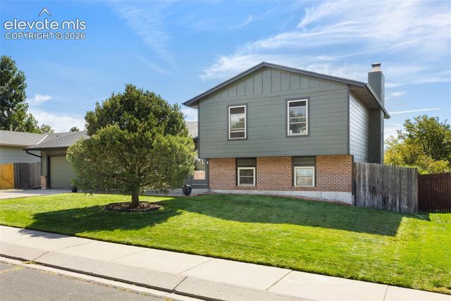 3345 Lynnwood Way, Colorado Springs, CO 80918