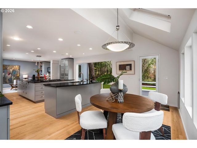 4808 Sw STONEBROOK Ct, Portland, OR 97239