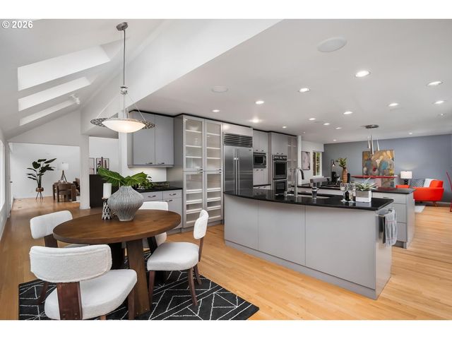 4808 Sw STONEBROOK Ct, Portland, OR 97239