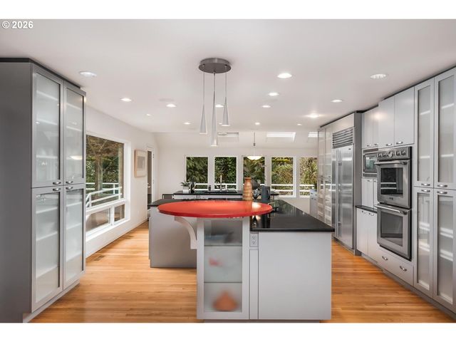 4808 Sw STONEBROOK Ct, Portland, OR 97239