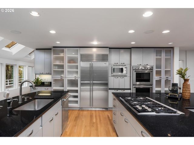 4808 Sw STONEBROOK Ct, Portland, OR 97239