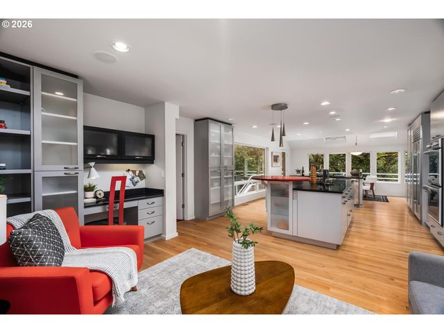 4808 Sw STONEBROOK Ct, Portland, OR 97239