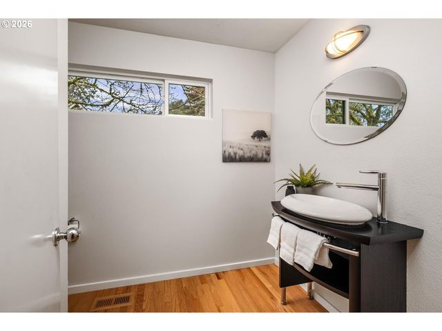 4808 Sw STONEBROOK Ct, Portland, OR 97239