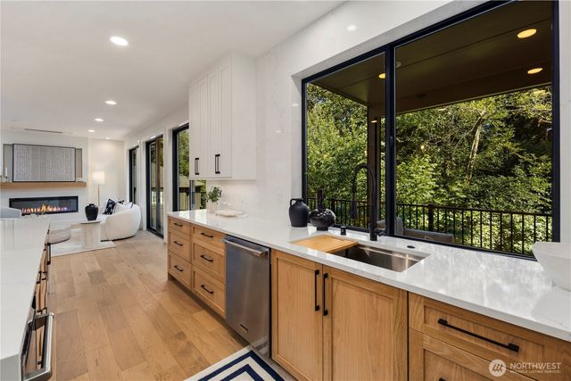 19926 68th Avenue NE, Kenmore, WA 98028