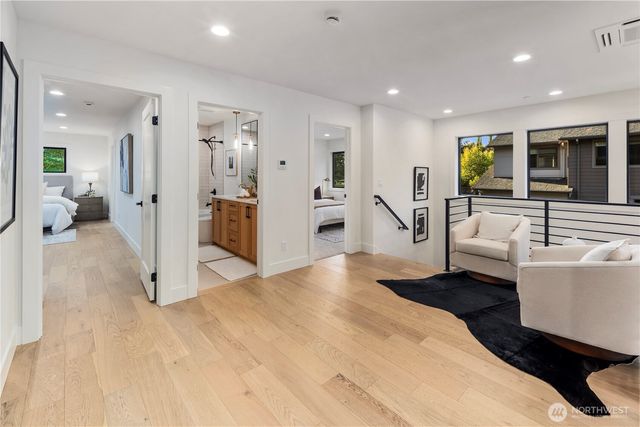 19926 68th Avenue NE, Kenmore, WA 98028