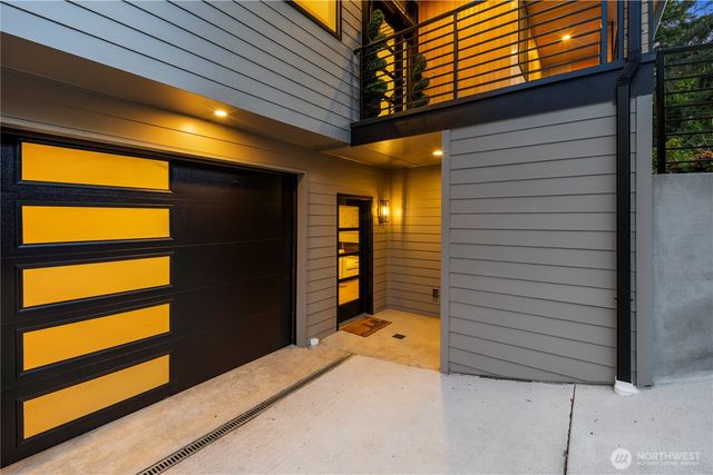 19926 68th Avenue NE, Kenmore, WA 98028