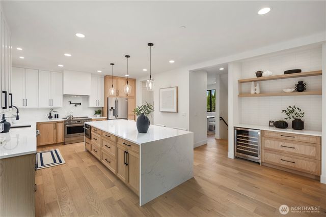 19926 68th Avenue NE, Kenmore, WA 98028