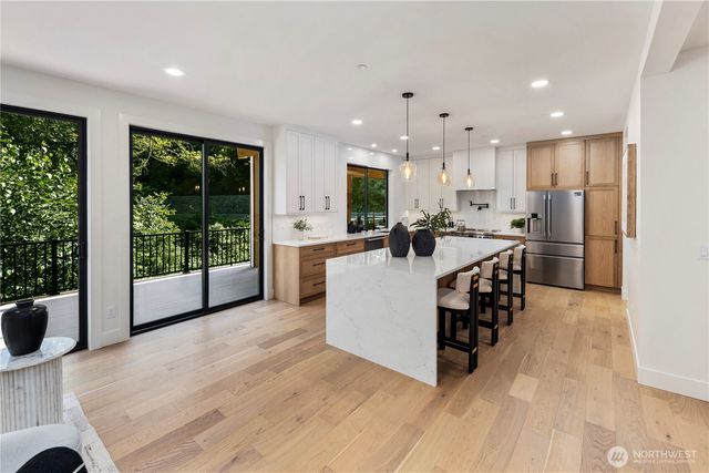 19926 68th Avenue NE, Kenmore, WA 98028