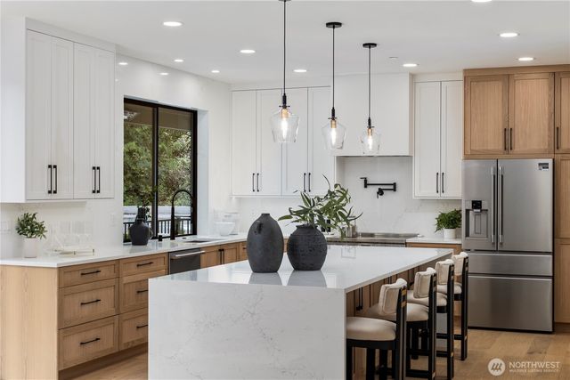 19926 68th Avenue NE, Kenmore, WA 98028