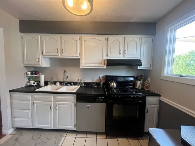 2464 Sunset Ave, North Huntingdon, PA 15642