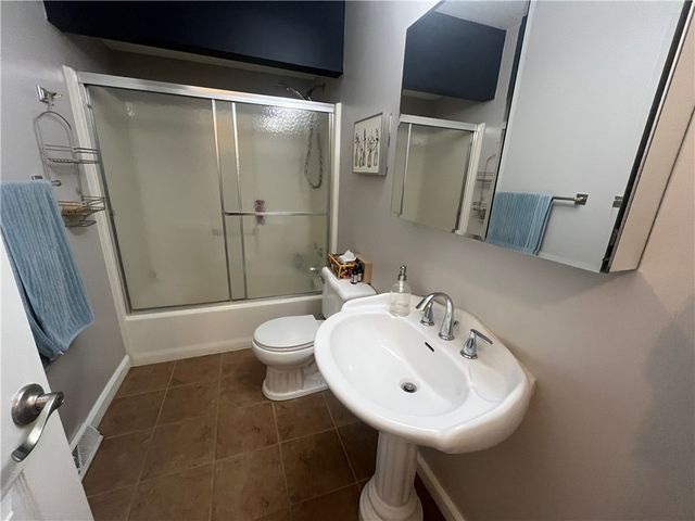 2464 Sunset Ave, North Huntingdon, PA 15642