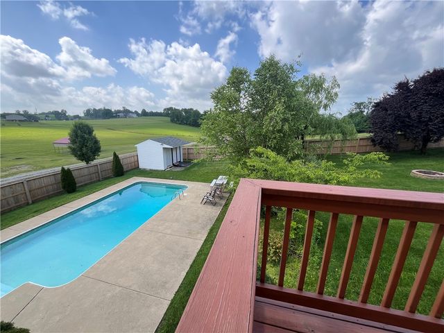2464 Sunset Ave, North Huntingdon, PA 15642