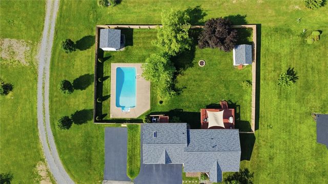 2464 Sunset Ave, North Huntingdon, PA 15642