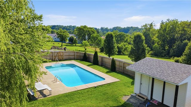 2464 Sunset Ave, North Huntingdon, PA 15642