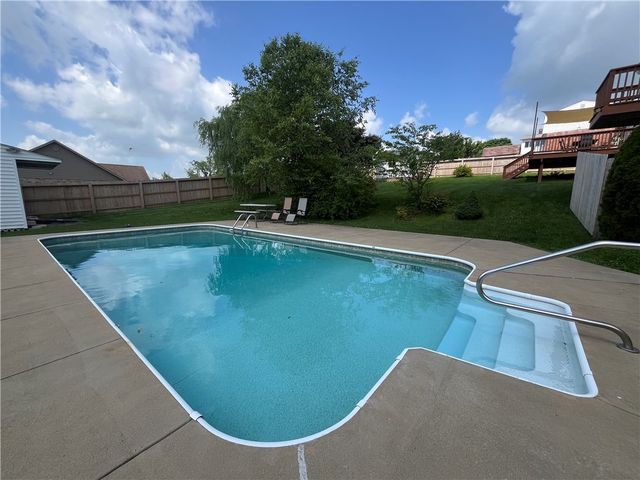 2464 Sunset Ave, North Huntingdon, PA 15642