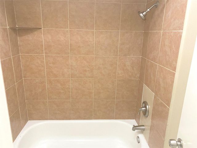 1403 Blalock Road 12, Houston, TX 77055