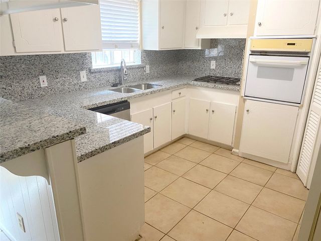 1403 Blalock Road 12, Houston, TX 77055