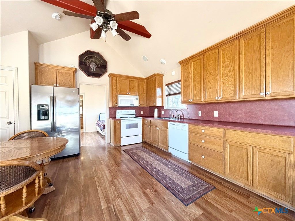 Image 16 of property listing at 15631 Fm 682, Yoakum, TX 77995