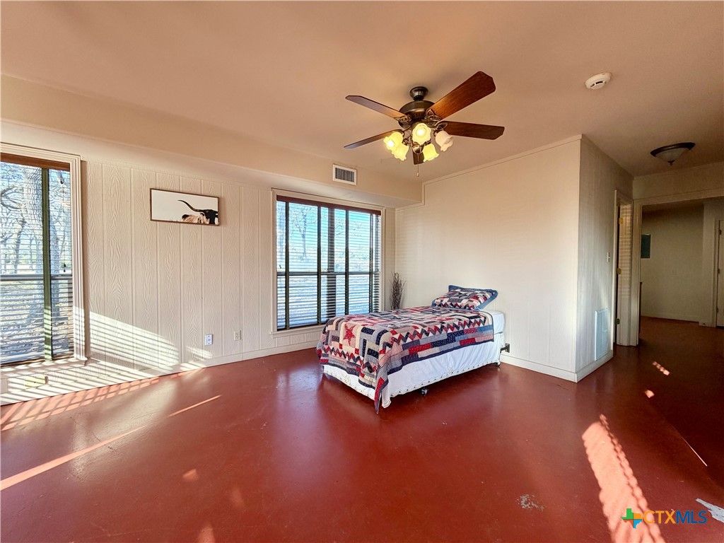 Image 23 of property listing at 15631 Fm 682, Yoakum, TX 77995