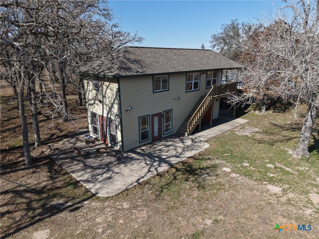 Image 3 of property listing at 15631 Fm 682, Yoakum, TX 77995