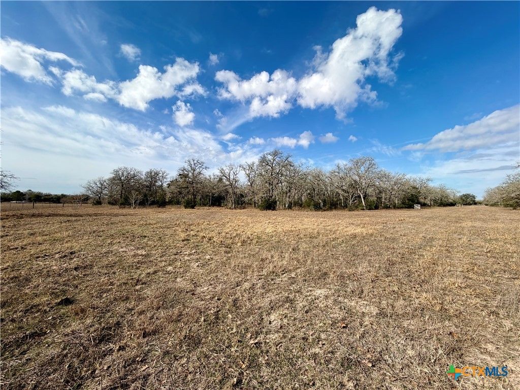 Image 33 of property listing at 15631 Fm 682, Yoakum, TX 77995