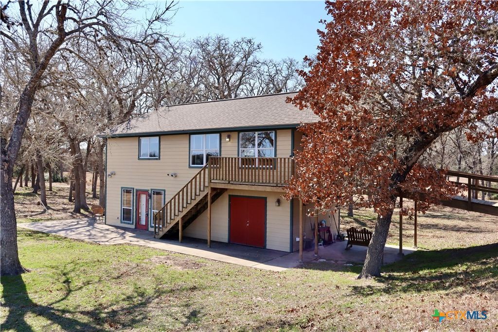 Image 4 of property listing at 15631 Fm 682, Yoakum, TX 77995