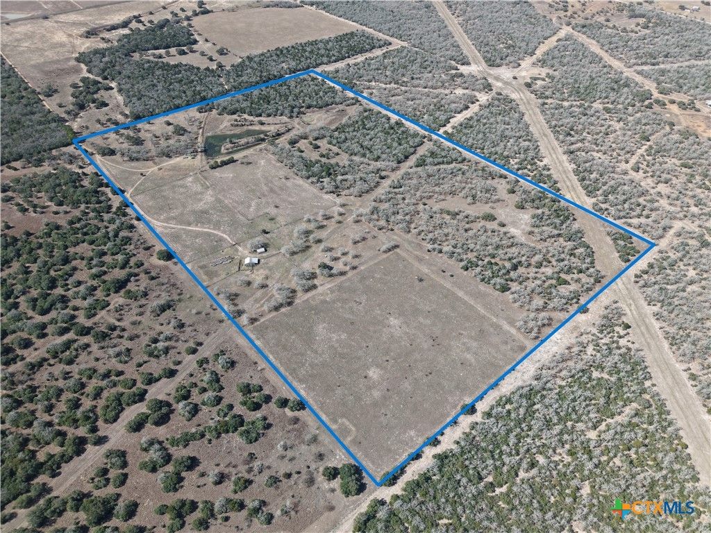 Image 45 of property listing at 15631 Fm 682, Yoakum, TX 77995