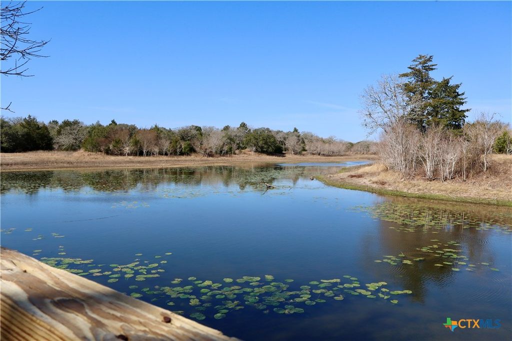 Image 9 of property listing at 15631 Fm 682, Yoakum, TX 77995