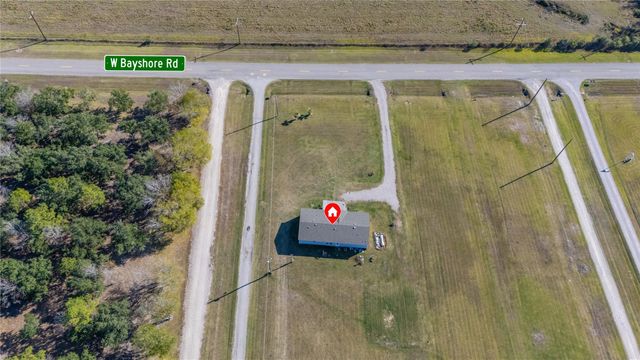 4423 W Bayshore Road, Anahuac, TX 77514
