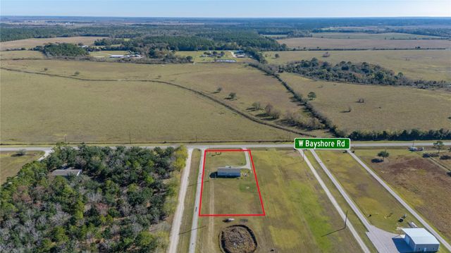 4423 W Bayshore Road, Anahuac, TX 77514
