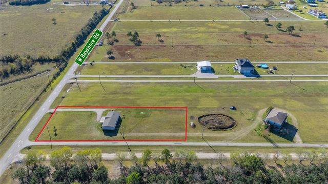 4423 W Bayshore Road, Anahuac, TX 77514