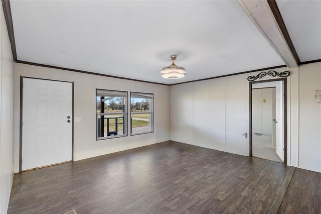 4423 W Bayshore Road, Anahuac, TX 77514