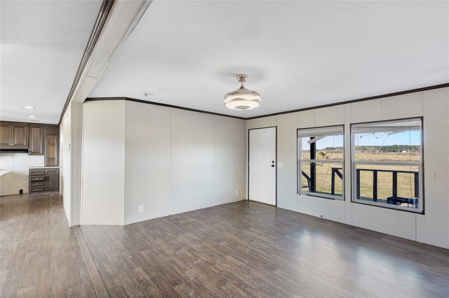 4423 W Bayshore Road, Anahuac, TX 77514