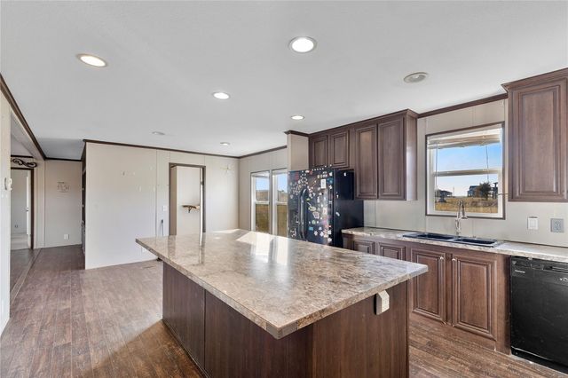 4423 W Bayshore Road, Anahuac, TX 77514