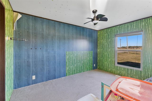 4423 W Bayshore Road, Anahuac, TX 77514