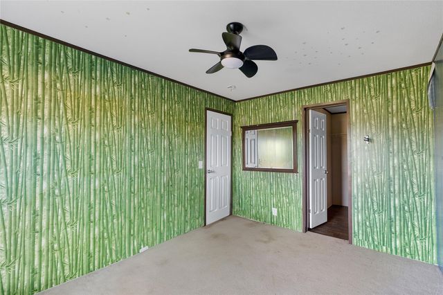 4423 W Bayshore Road, Anahuac, TX 77514