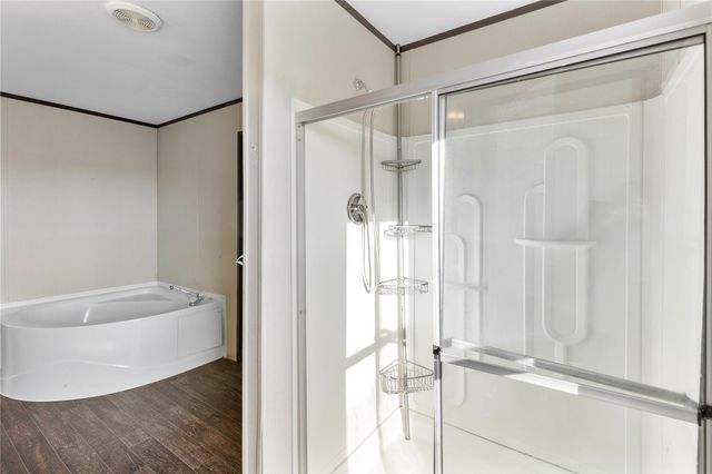 4423 W Bayshore Road, Anahuac, TX 77514