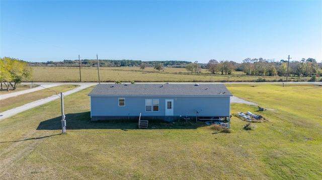 4423 W Bayshore Road, Anahuac, TX 77514
