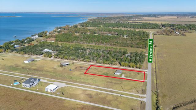 4423 W Bayshore Road, Anahuac, TX 77514