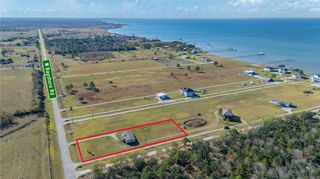 4423 W Bayshore Road, Anahuac, TX 77514